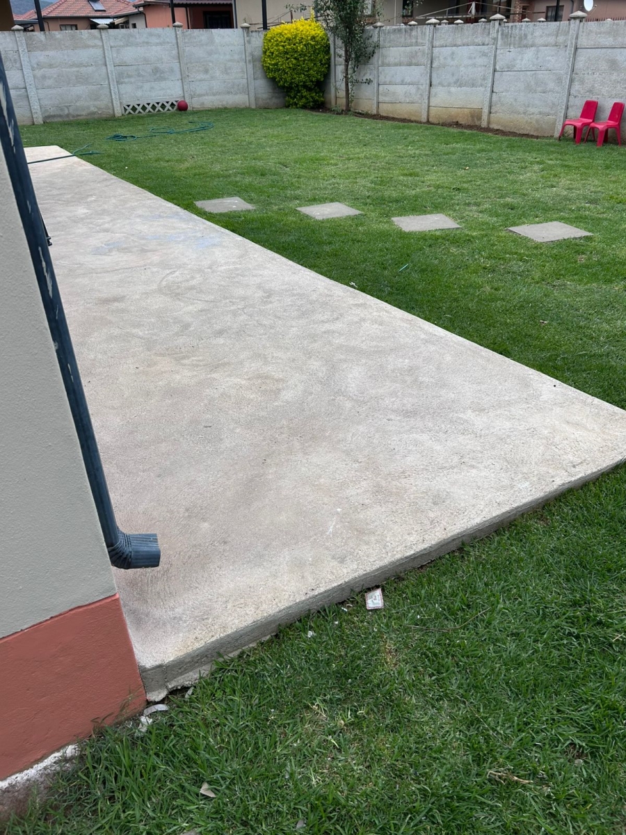 To Let 2 Bedroom Property for Rent in Waterval East North West